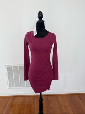 bobi Long-Sleeve Bodycon Dress in Wine